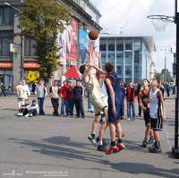 Новости баскетбола: STREETBALL возле горисполкома    Кто выиграет