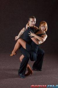 Современные танцы: Можно ли танцору качаться