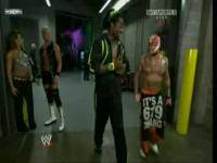 Единоборства: Кто более ловкий Rey Mysterio или Kofi Kingston